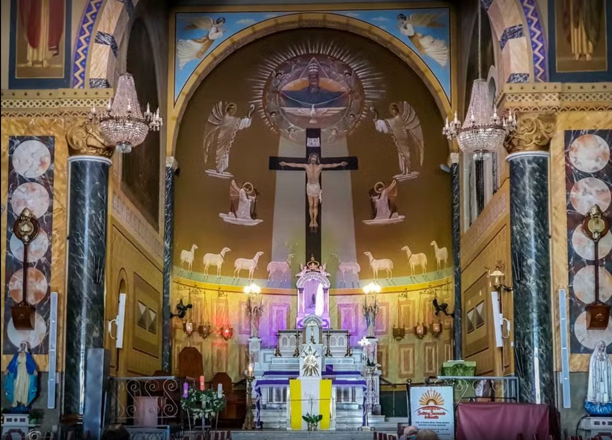 Interior da basílica